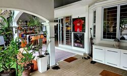 Hillcrest Park (D11), Terrace #561963431